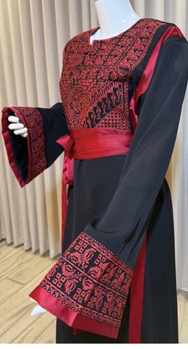 Jordanian thobe
