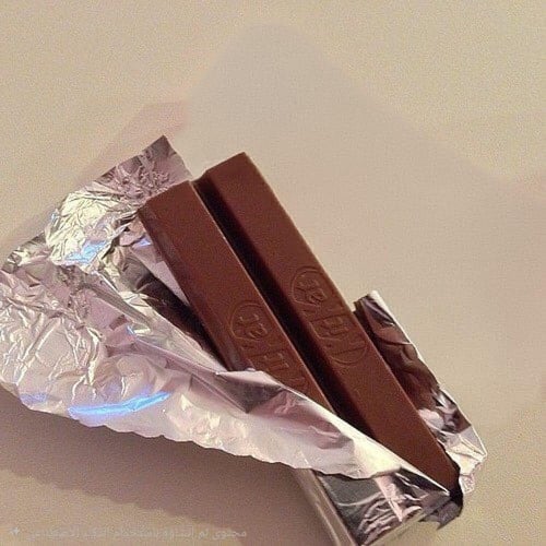 علبه كيت كات قصدير اصبعين 24 حبة