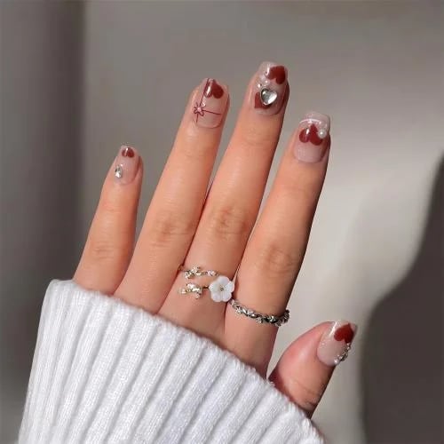 أظافر تركيب لاتيه ناعم راقي