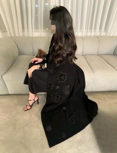 عباية بليزر مع تدخيله ورود