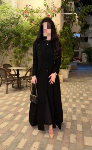 عباية بليزر كريب لمعه اسود