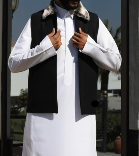 سديري جوخ أنيق مع عطفة الرقبة