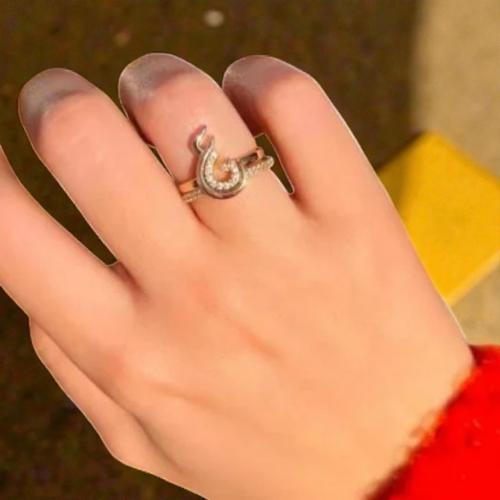 خاتم الأحرف المتشابكة