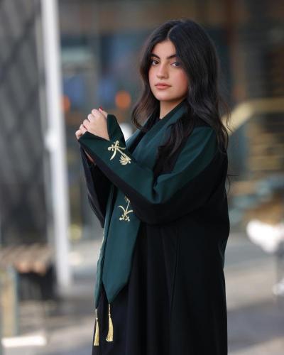 عبايه اليوم الوطني مع وشاح مجاني