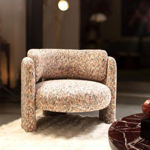 كرسي منسوج مقوّس