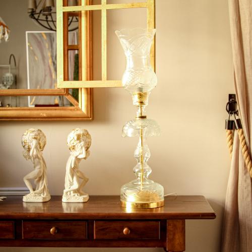 مصباح طاولة كريستالي