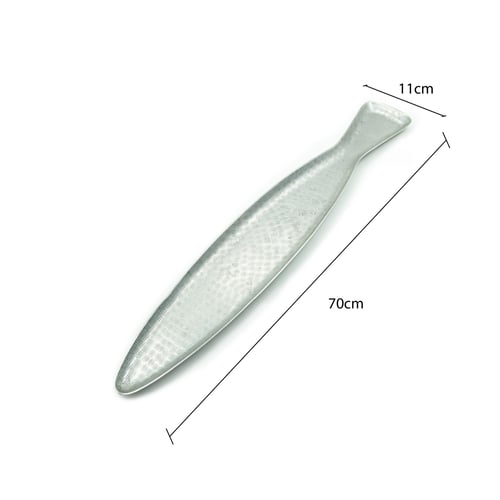 صينية فضية على شكل سمكة