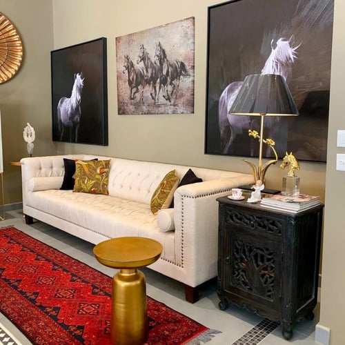 لوحة فنية قماشية لثلاث خيول راكضة