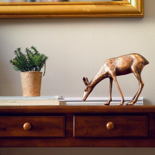 ثمثال نحاسي عتيق على شكل غزال