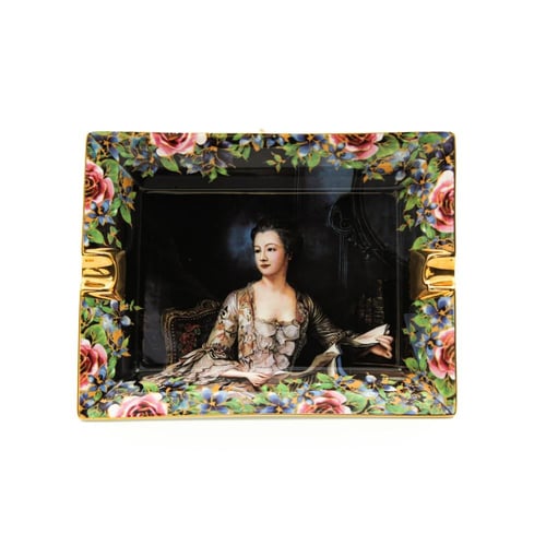 منفضة سجائر