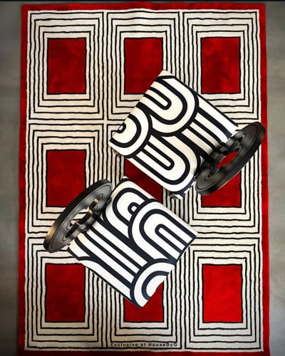 سجادة هندسية باللونين الأحمر والأسود