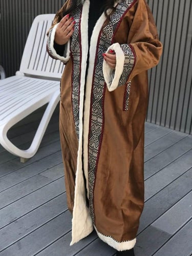 فروة نسائية شكل ولون انيق
