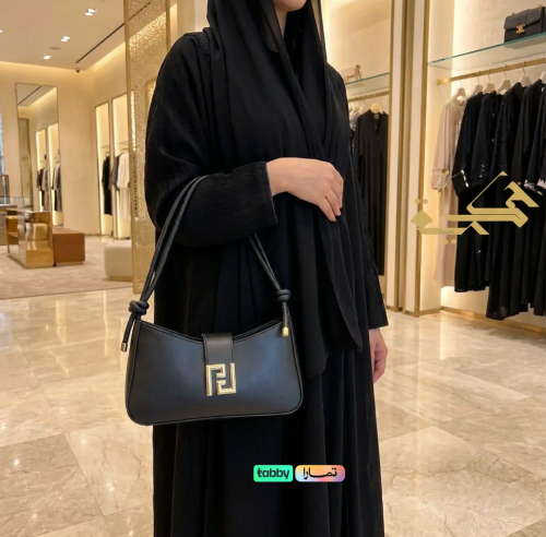 An elegant shoulder bag for every day