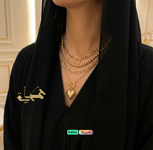 A necklace consisting of 4 pieces with a unique design inspired by OT shape.