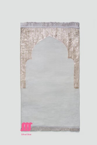 طقم صلاة مطرز مع سجادة شانيل (مرد)