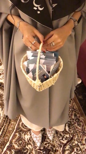 عبايه تخرج 2025 بالاسم والعبارة وسنة التخرج وشعار...