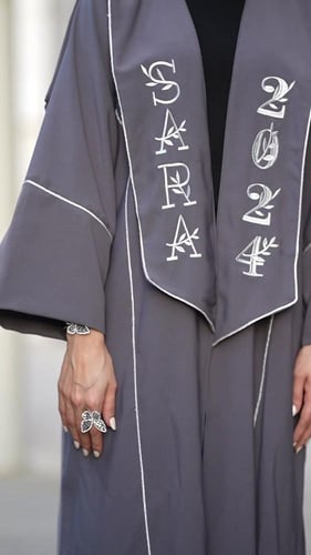 عبايه تخرج 2024 تفصيل العباية و تطريز الوشاح والقب...