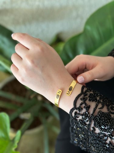 اسواره البصمه مع كتابة الحرف والعباره