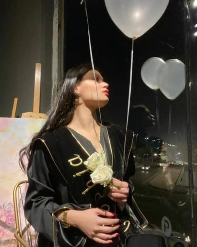 عبايات تخرج كريب بالاسم والعبارة وسنة التخرج وشعار...