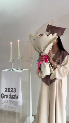عباية تخرج بالاسم والعبارة وسنة التخرج وشعار الدفع...