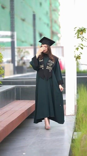 عبايه تخرج 2024 تفصيل العباية و تطريز الوشاح والقب...