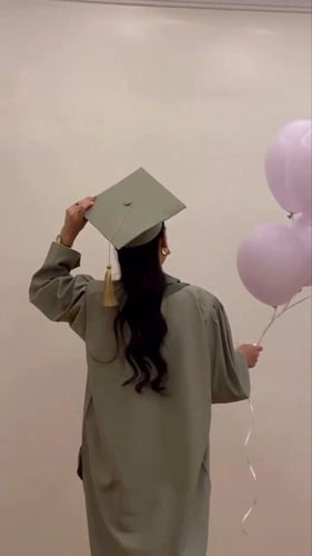 عباية تخرج بالاسم تفصيل حسب الطلب عبايات تخرج 2023