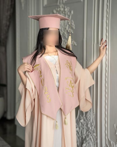 عبايه تخرج 2025 عبايات البشت بالاسم والعبارة وسنة...