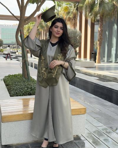 عبايات تخرج تعكس شخصيتك تطريز فريد ولمسة خاصة