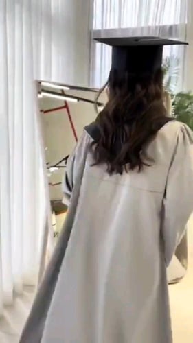 عبايه تخرج 2025 بالاسم والعبارة وسنة التخرج وشعار...