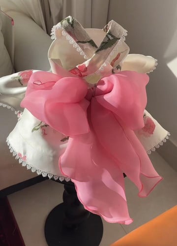 فستان أناقة الورد الملكي