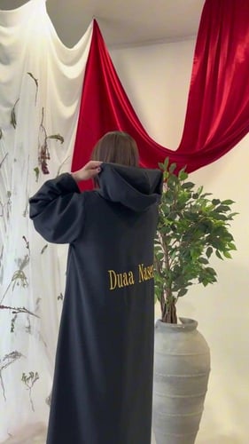 عبايات تخرج 2024 تفصيل العباية و تطريز الخلف والكم...