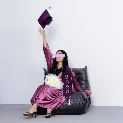 عباية تخرج 2024 قماش حرير تفصيل العباية و تطريز ال...