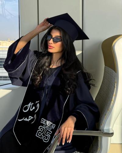 عبايه تخرج 2025 بالاسم والعبارة وسنة التخرج وشعار...