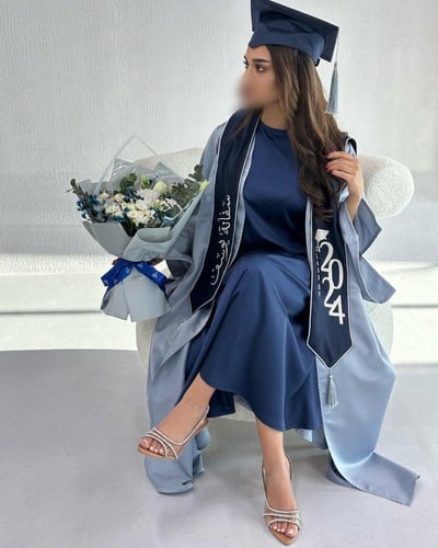 عبايات تخرج 2025 تفصيل العباية و تطريز الوشاح والق...