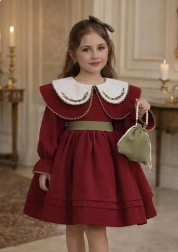 فستان احمر بتطريز اخضر ٣-١٢ سنة مع شنطة وفيونكة شع...