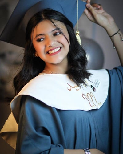 عباية تخرج البشت روضة مدارس ولادي بناتي بالاسم تفص...