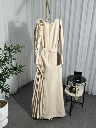 فستان راقي فخم