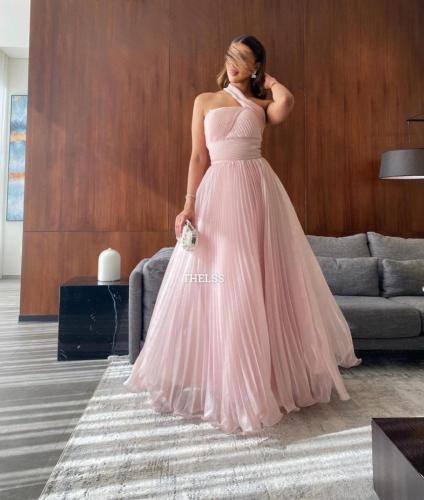 فستان كلوش بكسرات