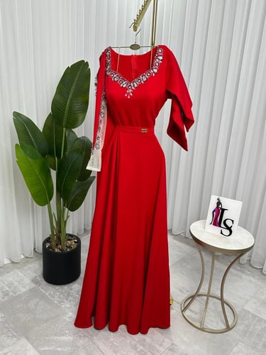 فستان احمر تطريز يدوي