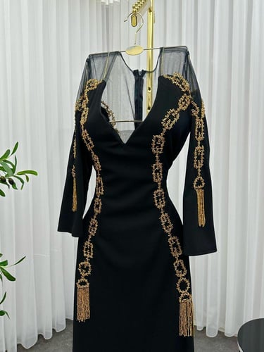 فستان اسود تطريز ذهبي يدوي راقي