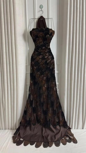 فستان شك سهره مع شال الوان