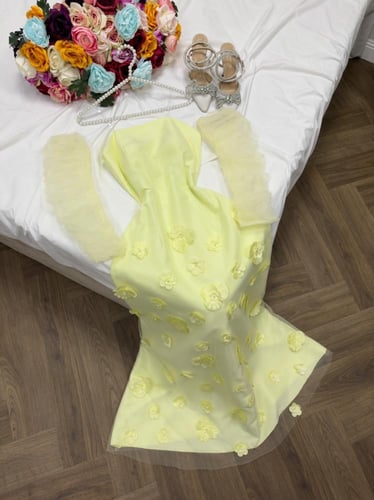 فستان اصفر ورد قص ليزر