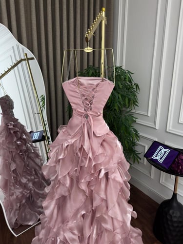 فستان سهره الصدر كلفه تطريز جازار كلوش