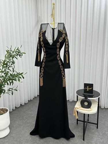 فستان اسود تطريز ذهبي يدوي راقي