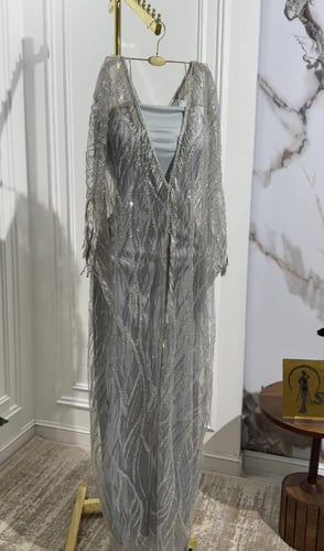 فستان سهرة مطرز فخم