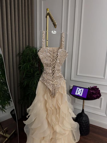 فستان سهره الصدر كلفه تطريز جازار كلوش