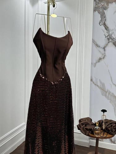 فستان بني سهره راقي