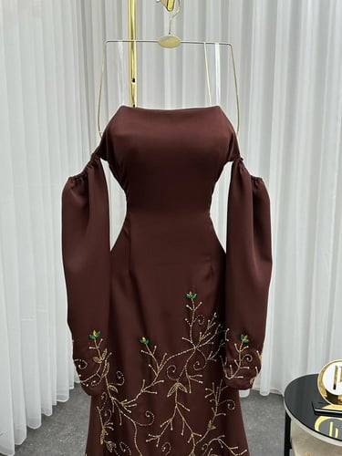 فستان موكا سهره تطريز شك يدوي