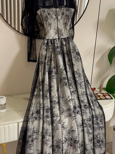 فستان دانتيل فرنسي كلوش