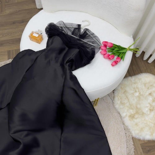 فستان وردي ورد